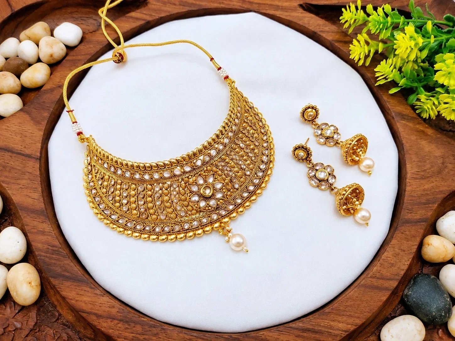Brass High Gold Traditional Kundan Choker Necklace Set with Matching Earrings