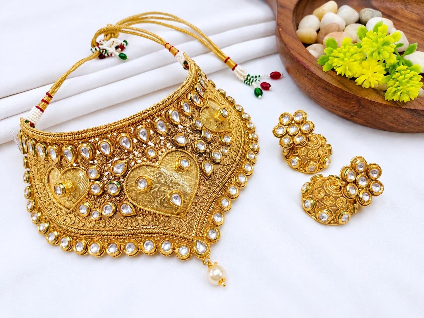 Brass High Gold Traditional Kundan Choker Necklace Set with Matching Earrings